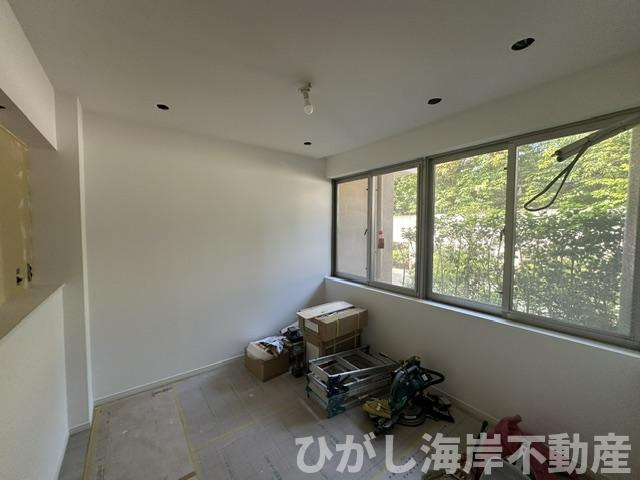 グランドメゾン鎌倉由比ガ浜の寝室|5月17日撮影　新規リフォーム中　7.4帖　洋室