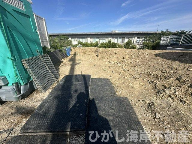 鎌倉市腰越１丁目　新築戸建の駐車場|6月6日撮影　建築中　カースペース