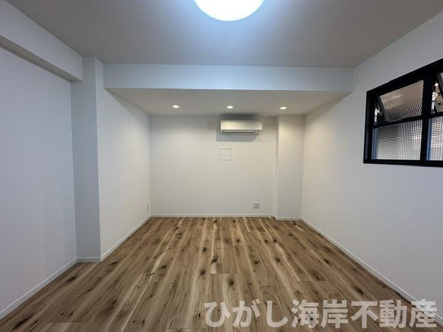 片瀬東映マンションの寝室|新規リフォーム完了！　8.3帖　洋室