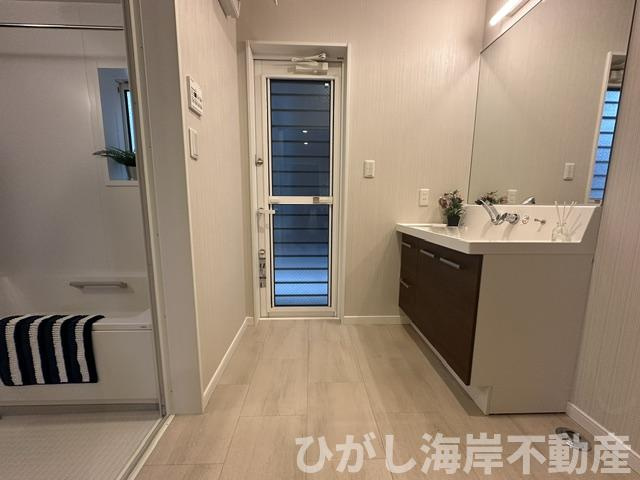 大磯町生沢　中古戸建の脱衣所|脱衣スペース