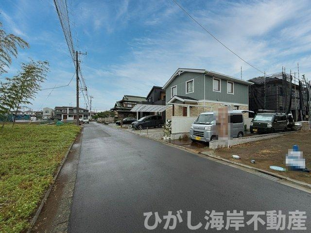 平塚市東真土４丁目　売地　全６区画の前面道路含む現地写真|現地外観