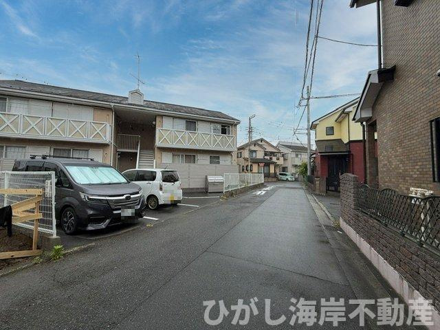 平塚市中堂　新築戸建　全３棟の前面道路含む現地写真|5月28日撮影　建築中　現地外観