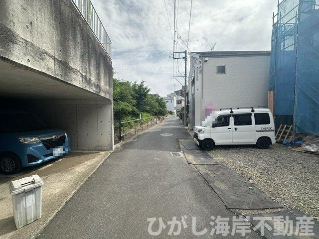 藤沢市辻堂新町３丁目　新築戸建　全２棟の前面道路含む現地写真|6月8日撮影　建築中　現地外観