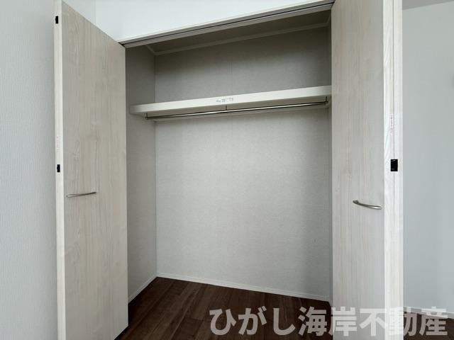 茅ケ崎市堤　新築戸建　全２棟の収納|各居室　収納スペース付き