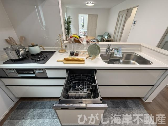 茅ケ崎市堤　新築戸建　全２棟のキッチン|食洗器付きシステムキッチン