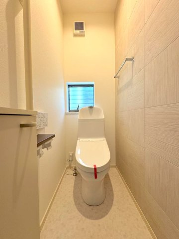 戸建 さいたま市中央区大戸３丁目のトイレ|落ち着いた色調のトイレです