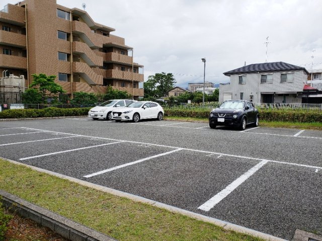 アーバンハイツ段上の駐車場