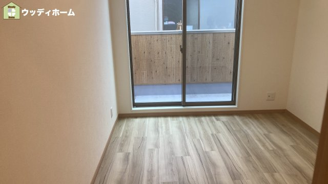 川口市赤山　中古一戸建ての洋室