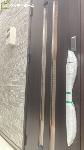 川口市赤山　中古一戸建ての玄関