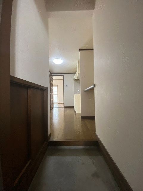 アミューズ磯子壱番館の玄関