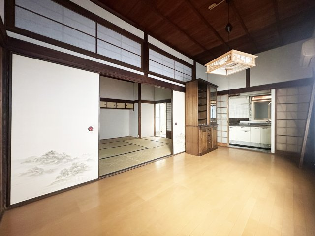 佐古八番町戸建の居間・リビング