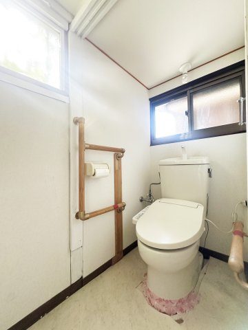 佐古八番町戸建のトイレ