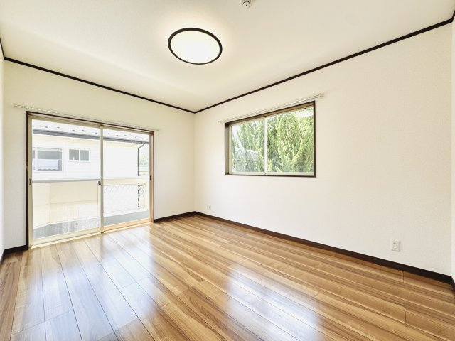 足利市駒場町　中古住宅の洋室