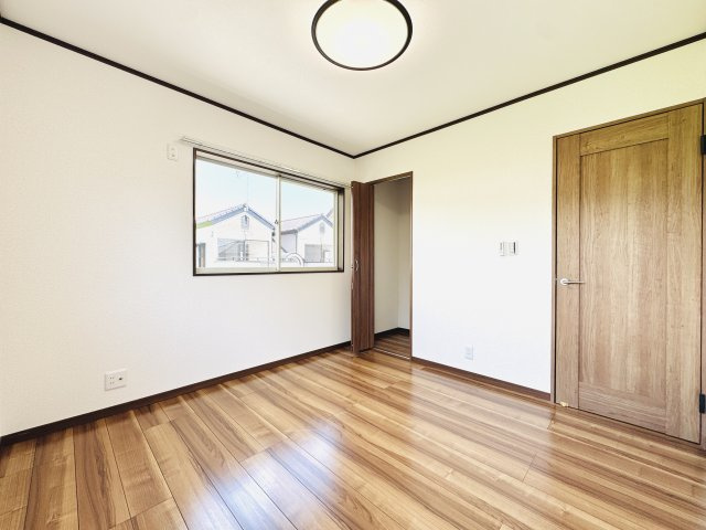 足利市駒場町　中古住宅の洋室