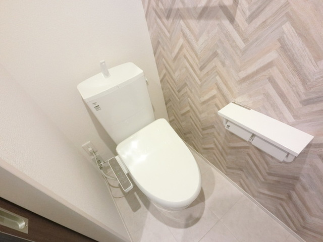 D-ROOM紅雲町Cのトイレ|温水洗浄便座付きトイレ