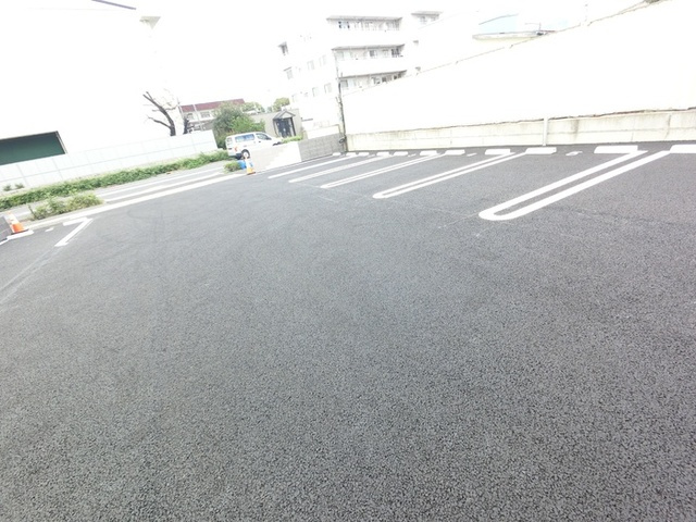 D-ROOM紅雲町Cの駐車場|駐車場