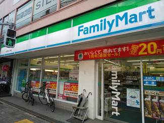 ファミリーマート太子堂３丁目店まで180ｍ