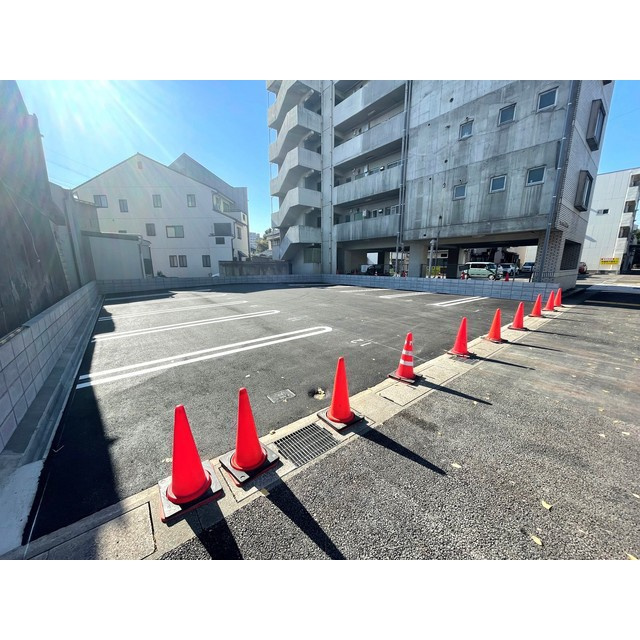 岐阜市光明町１丁目の駐車場の駐車場