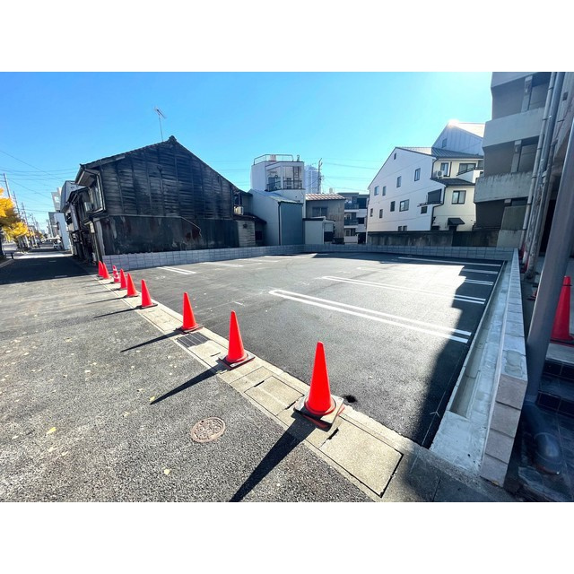岐阜市光明町１丁目の駐車場