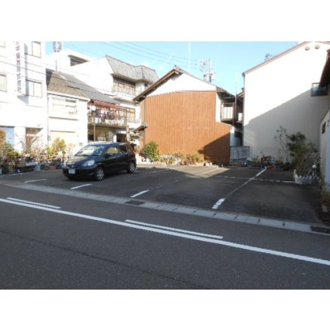 千手堂北町髙井駐車場