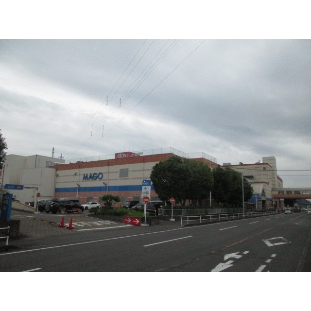 関市向山町２丁目の駐車場の周辺