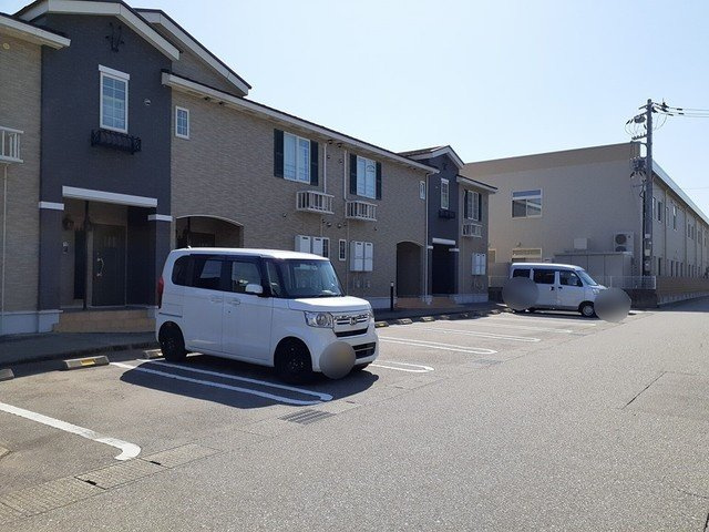 リブレ秋吉Ａの駐車場|駐車場です