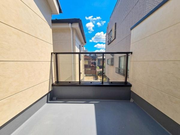 川崎市川崎区鋼管通３丁目の新築一戸建のバルコニー|陽当り良好のバルコニー！
風通しもよく気持ちいいです