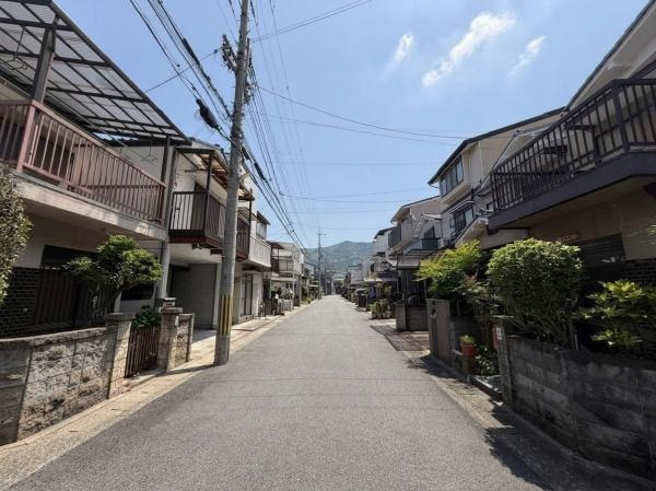 【前面道路含む現地写真】