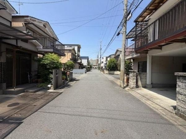 【前面道路含む現地写真】