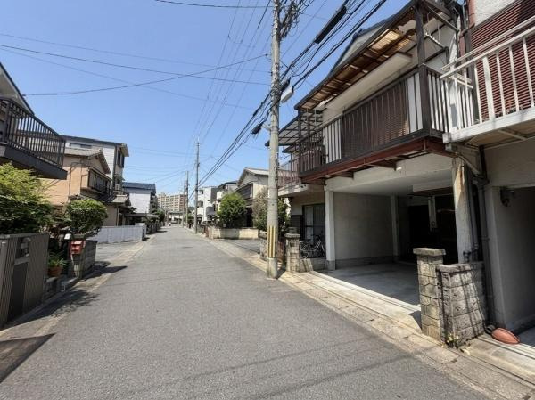 【前面道路含む現地写真】