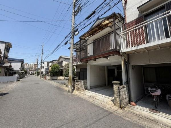【前面道路含む現地写真】