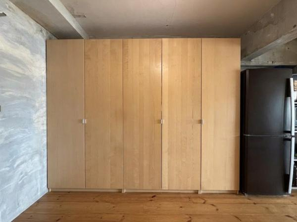 中板橋花井ローヤルコーポの収納|玄関脇の大容量収納です。荷物の多い方でもお部屋の中がスッキリご利用いただけます。