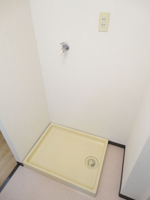コンフォールハイムのその他|室内洗濯機置場