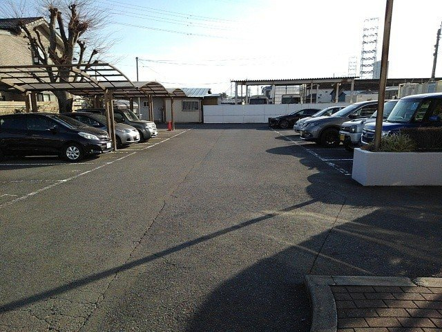 グランドバレーの駐車場|駐車場があるので、車を買う予定の方も安心です