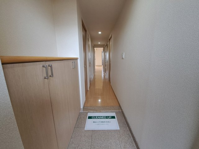 ハイツ甲四公園の玄関