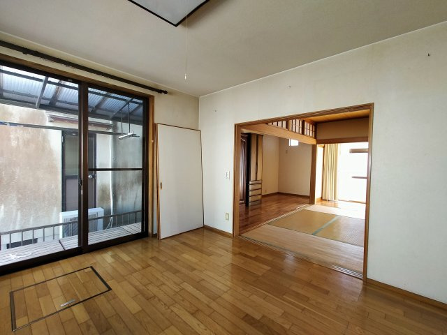 佐々町須崎免の居間・リビング