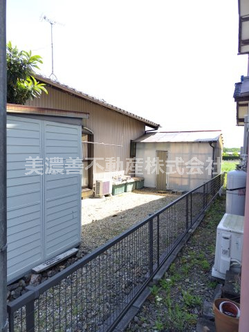 ６６９３９　瑞穂市本田事業用貸家の外観