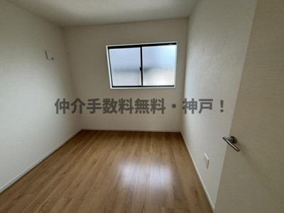 【洋室】 | 神戸市垂水区桃山台1丁目　新築戸建2号棟　仲介手数料無料！ | きれいな洋室です