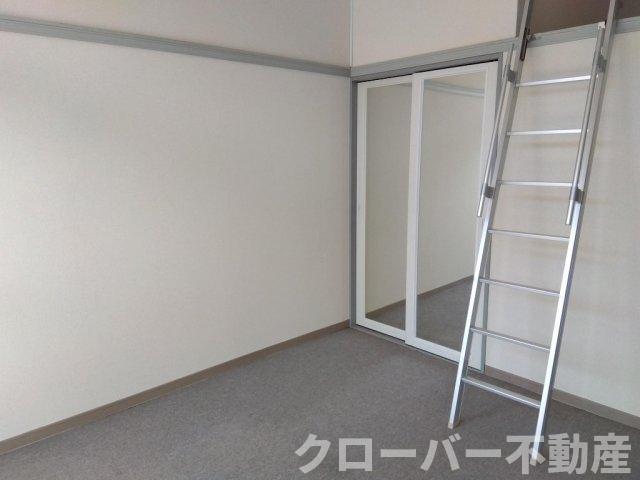 レオパレス宇多津の寝室