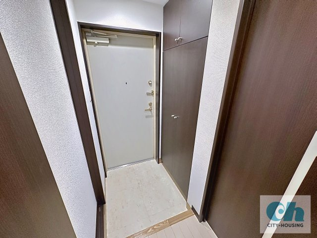 シャルマンコート 202号室の玄関