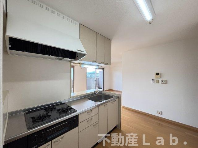 スペランザのキッチン|※同一建物別階のお写真です。