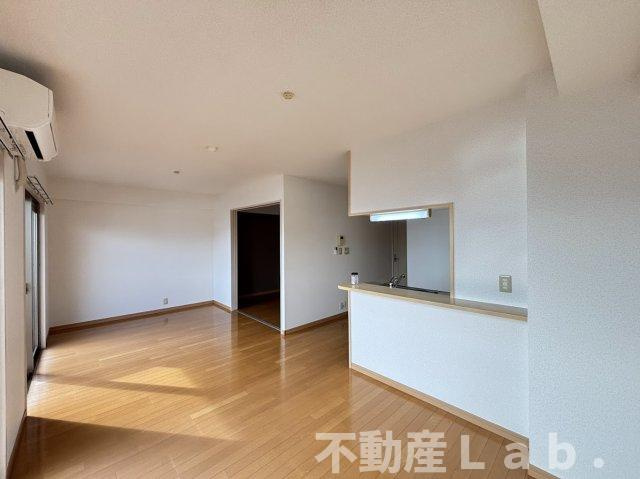 スペランザの居間・リビング|※同一建物別階のお写真です。