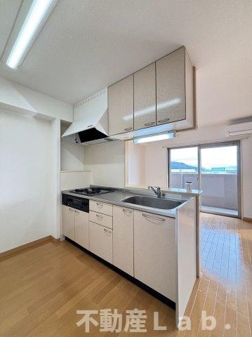 スペランザのキッチン|※同一建物別階のお写真です。