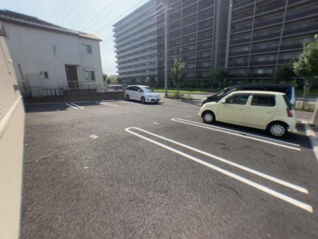 アルバの駐車場