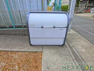 【外観】 | ラージ　フィールド | 敷地内ごみ置き場