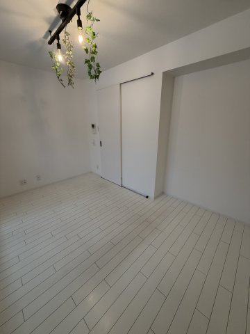 パロス須磨戸政町の居間・リビング