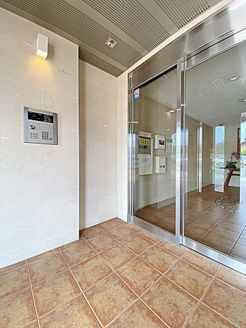 リアン東山のエントランス