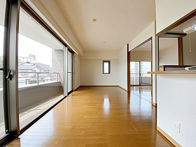 リアン東山の居間・リビング|同間取り別部屋の画像です