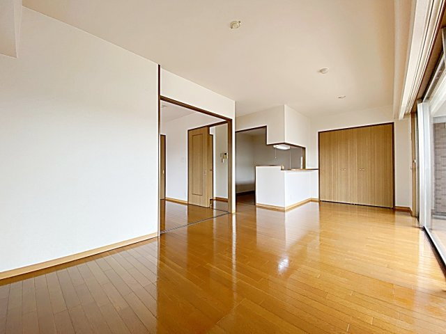 リアン東山の居間・リビング|同間取り別部屋の画像です
