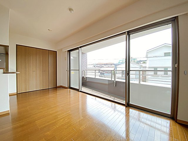 リアン東山のバルコニー|同間取り別部屋の画像です